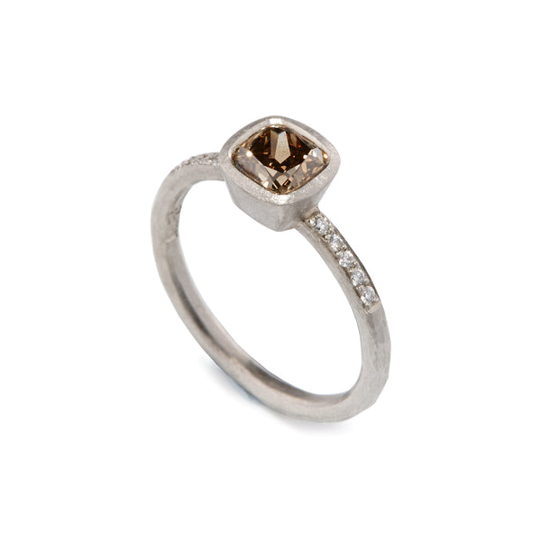 Square chocolate hot sale diamond ring